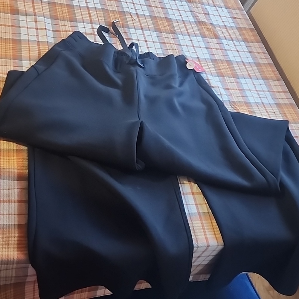 AirEssentials Wide Leg Pant